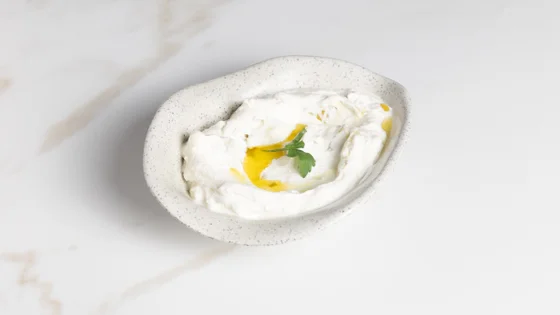 TRADITIONAL YOGHURT WITH PEPPERS